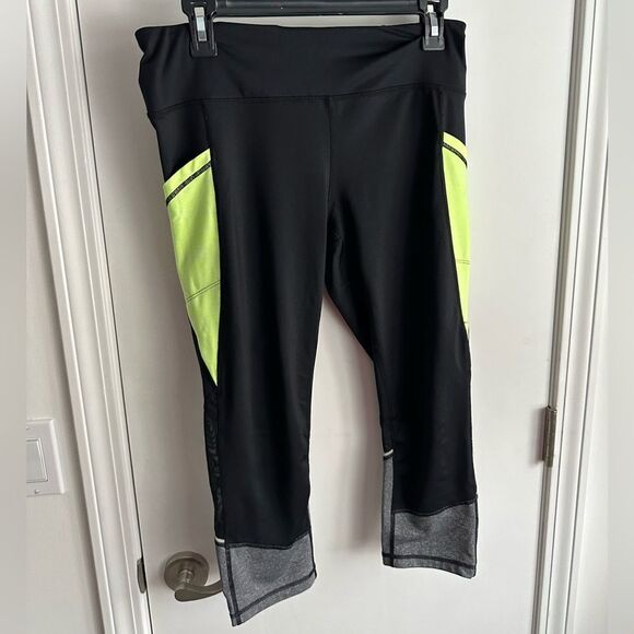 Zella Color Block Athletic Capri Leggings, Size L - Picture 1 of 5
